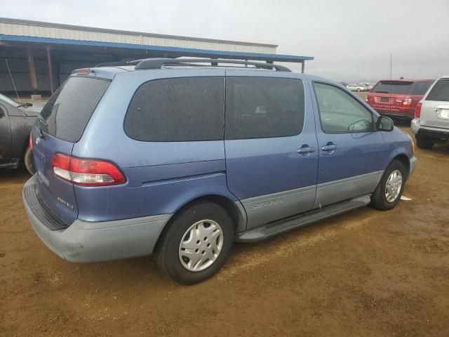 2002 Toyota Sienna LE