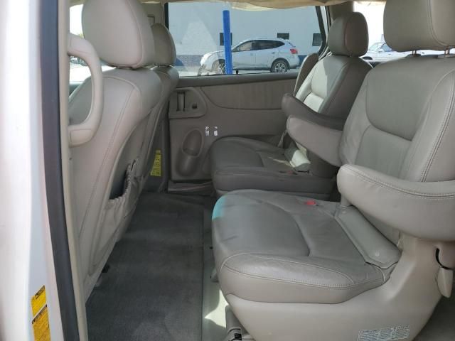 2005 Toyota Sienna XLE