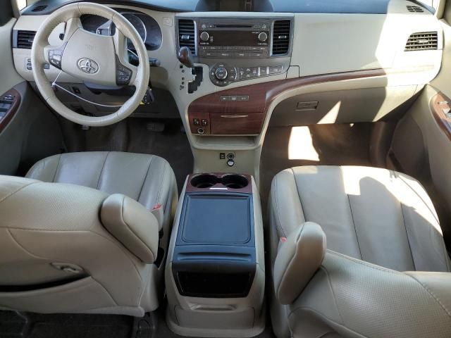 2014 Toyota Sienna XLE