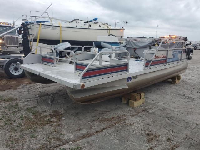 1990 Land Rover 1990 Landau Boat CO Pontoon