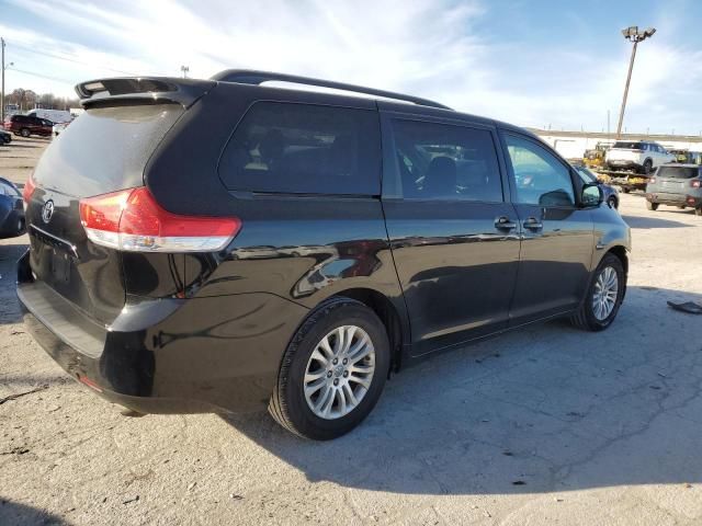 2012 Toyota Sienna XLE