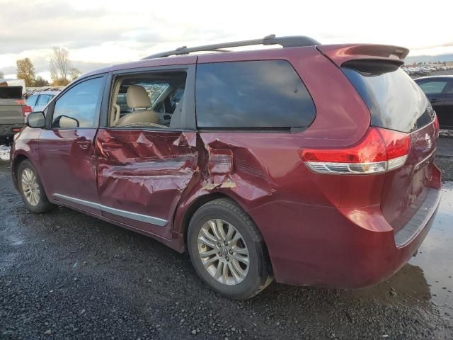 2012 Toyota Sienna XLE