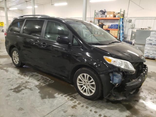 2014 Toyota Sienna XLE