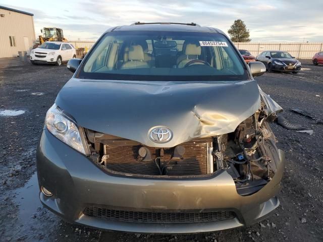 2014 Toyota Sienna XLE