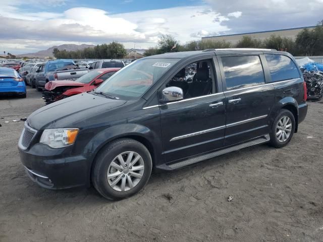 2016 Chrysler Town & Country Limited Platinum