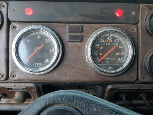 1996 Freightliner Conventional FLD120