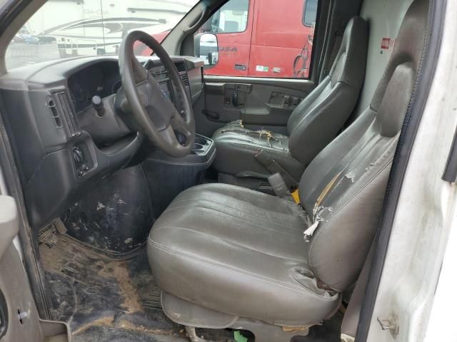 2004 GMC Savana Cutaway G3500