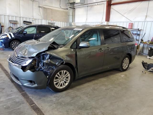 2011 Toyota Sienna XLE