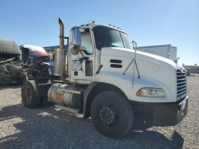 2007 Mack 600 CXN600