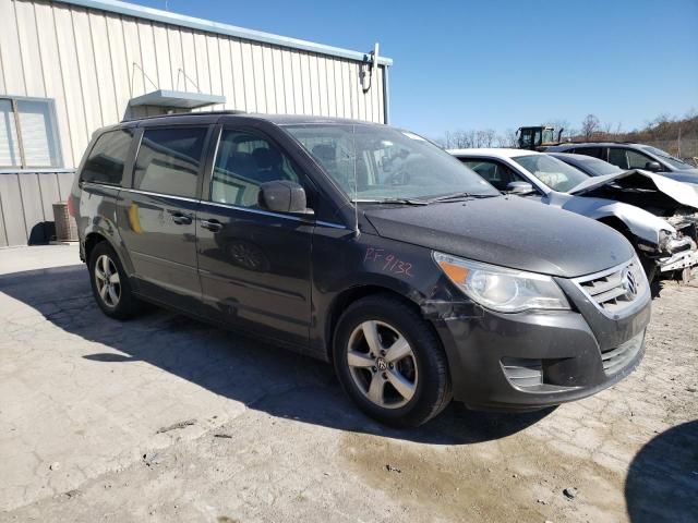 2011 Volkswagen Routan SE