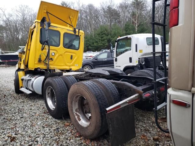 2020 Freightliner Cascadia 126