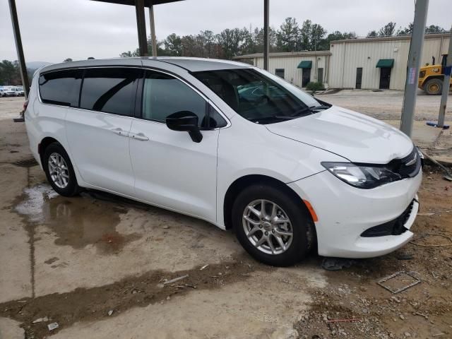 2024 Chrysler Voyager LX