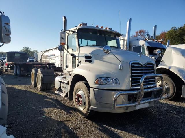 2013 Mack 600 CXU600