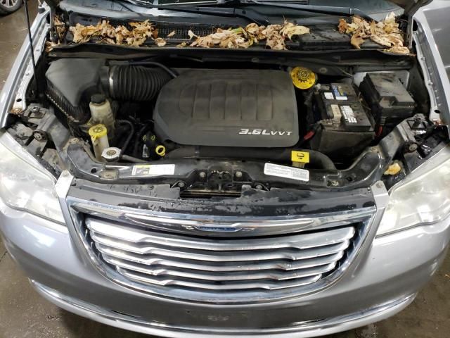 2014 Chrysler Town & Country Touring