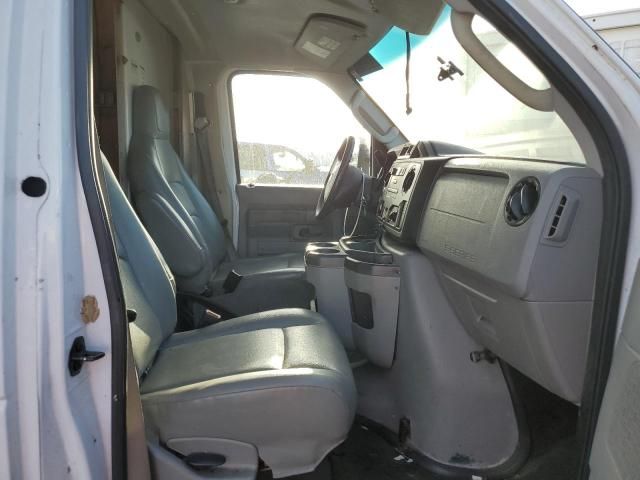 2016 Ford Econoline E350 Super Duty Cutaway Van