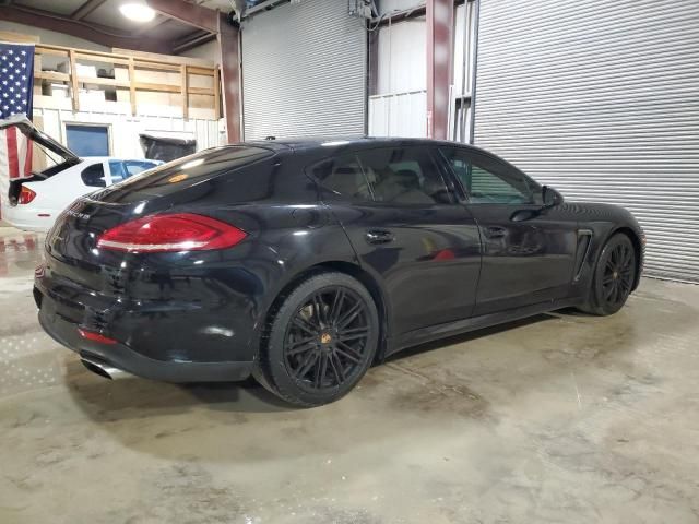 2016 Porsche Panamera 2