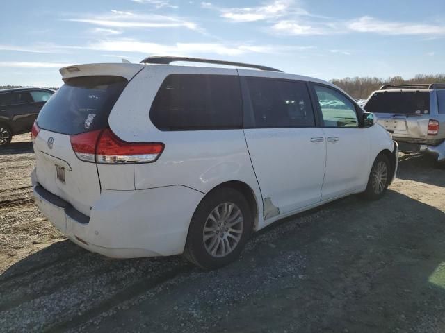 2011 Toyota Sienna XLE