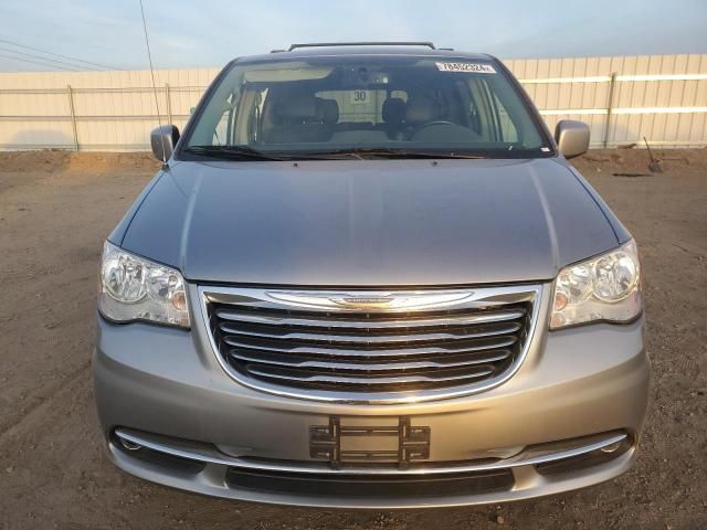 2016 Chrysler Town & Country Touring