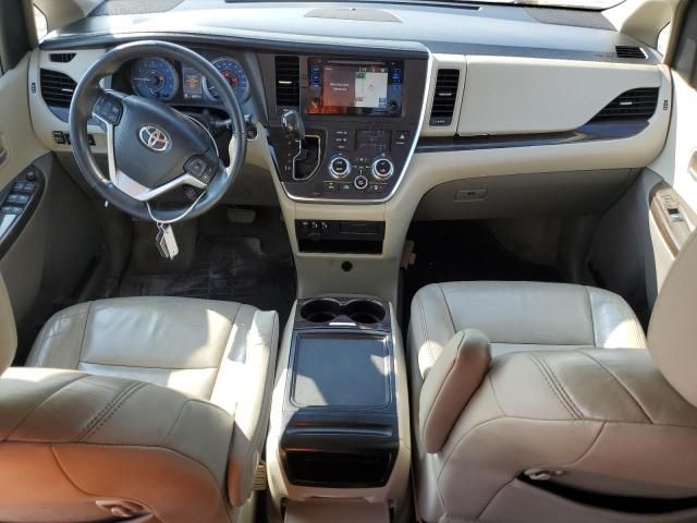 2016 Toyota Sienna XLE