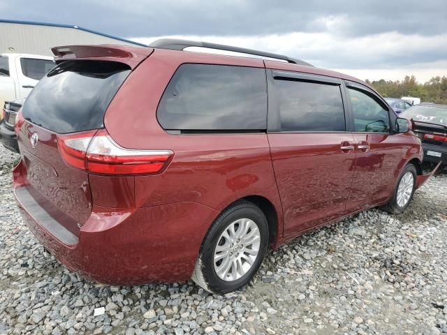 2017 Toyota Sienna XLE