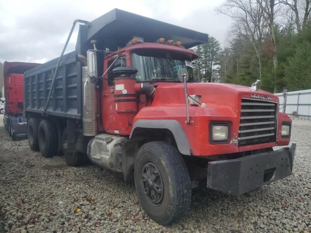 1996 Mack 600 RD600