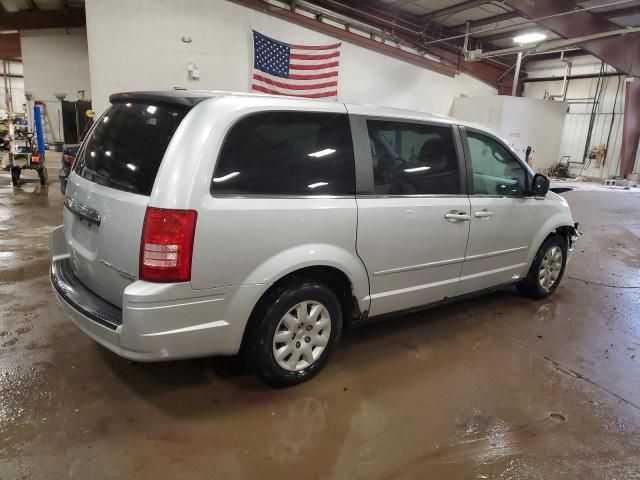 2010 Chrysler Town & Country LX