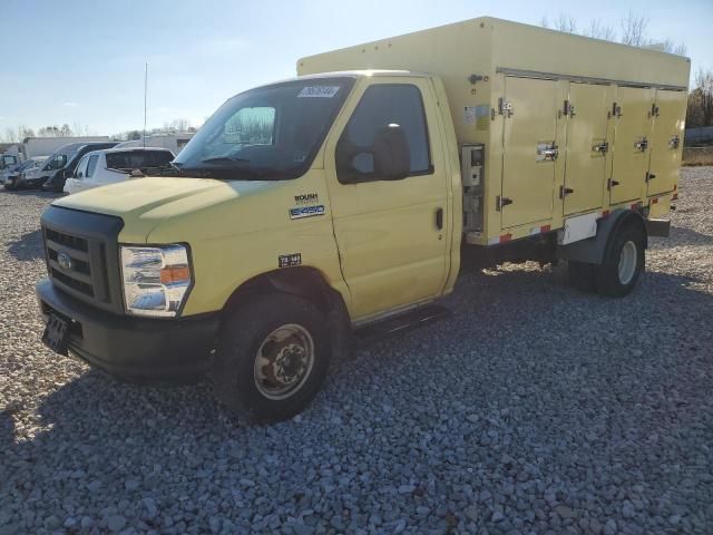 2018 Ford Econoline E450 Super Duty Cutaway Van