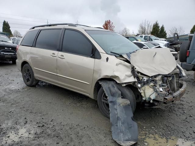 2004 Toyota Sienna CE