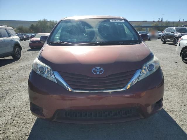 2016 Toyota Sienna LE