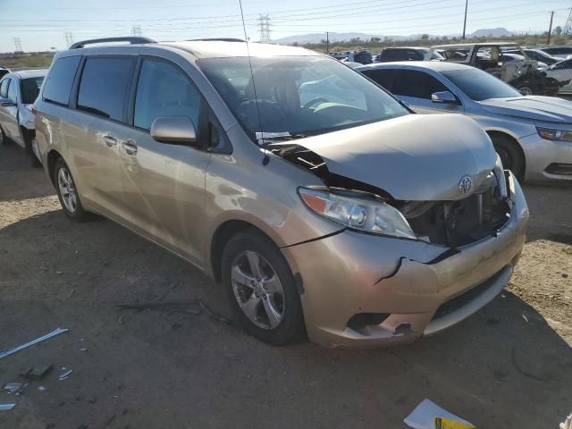 2013 Toyota Sienna LE