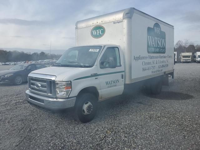 2017 Ford Econoline E350 Super Duty Cutaway Van