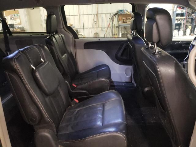 2012 Chrysler Town & Country Touring L