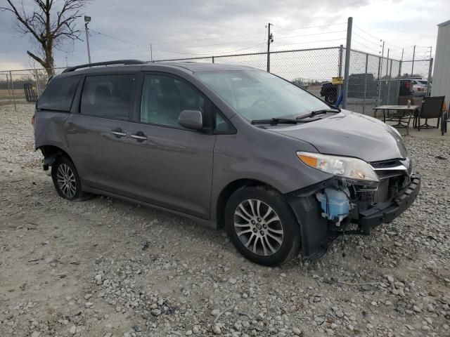 2019 Toyota Sienna XLE