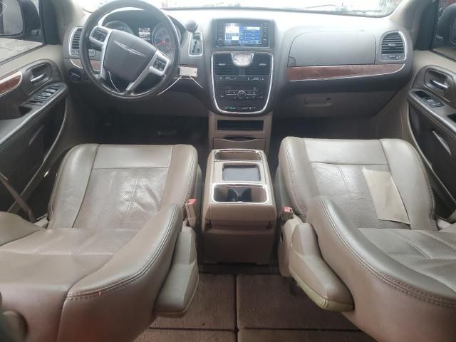 2011 Chrysler Town & Country Touring L