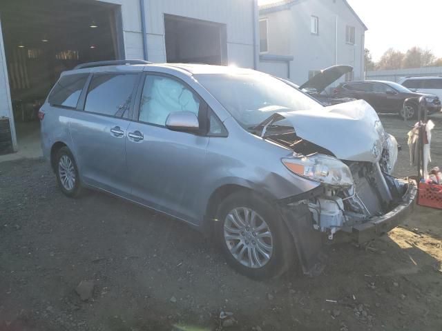 2017 Toyota Sienna XLE