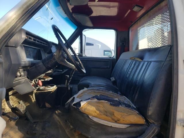 1992 Ford F700 F