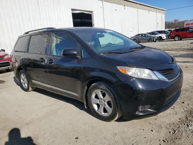 2016 Toyota Sienna LE