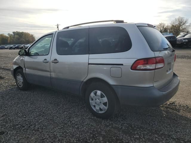 2001 Toyota Sienna LE