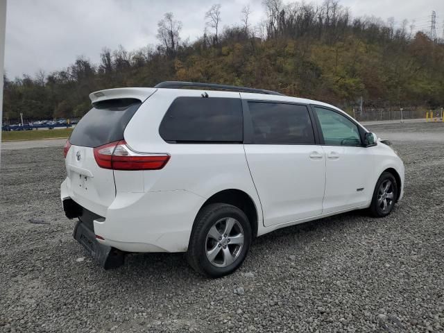 2016 Toyota Sienna LE