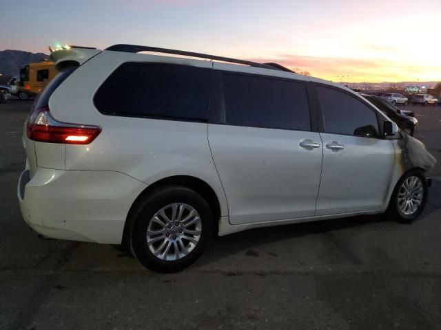 2015 Toyota Sienna XLE