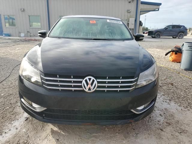 2013 Volkswagen Passat SEL