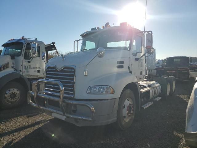 2013 Mack 600 CXU600