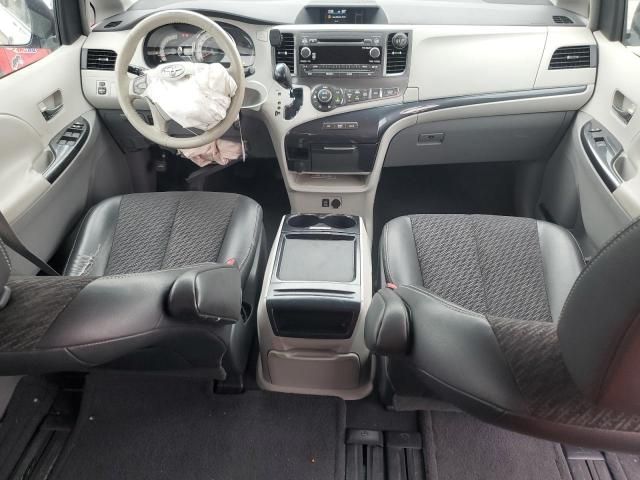 2011 Toyota Sienna Sport