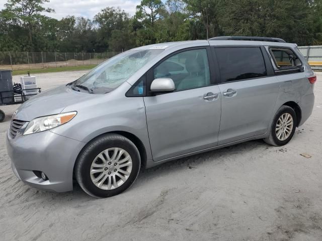 2017 Toyota Sienna XLE