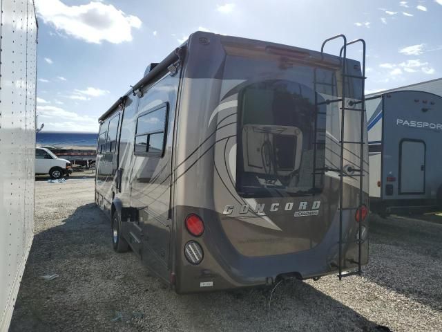 2016 Ford Econoline E450 Super Duty Cutaway Van