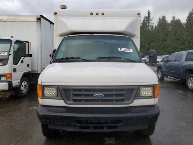 2006 Ford Econoline E450 Super Duty Cutaway Van