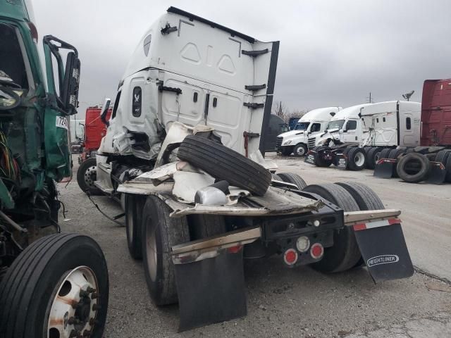 2019 Freightliner Cascadia 126