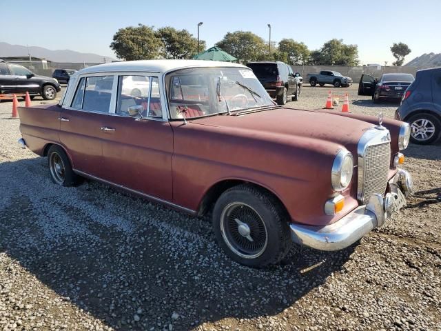 1966 Mercedes-Benz 1966 Mercedes Benz 200