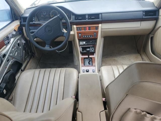 1995 Mercedes-Benz E 320 Base