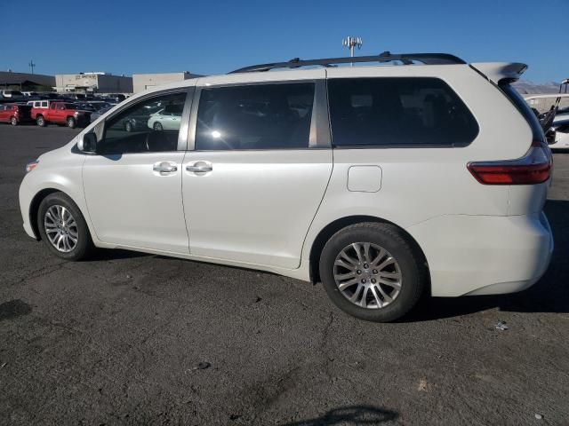 2016 Toyota Sienna XLE